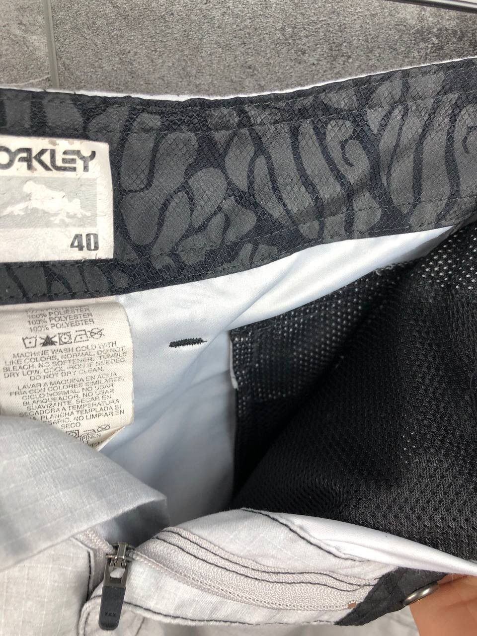 Vintage Vintage Oakley Cargo Shorts Logo Japanese Y2K Size US 38 / EU 54 - 16 Thumbnail