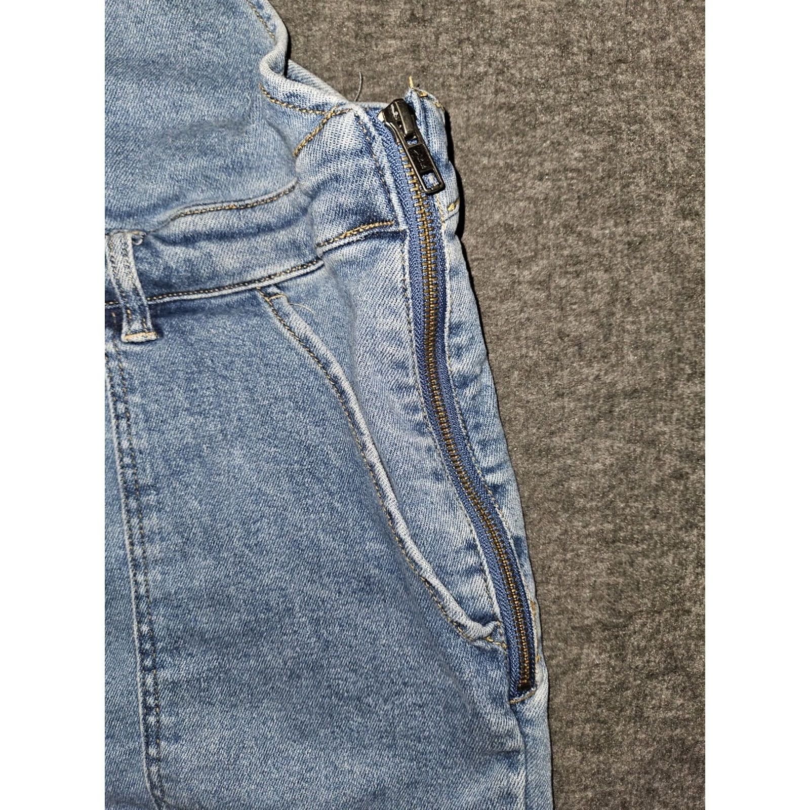 Vintage VINTAGE Ava & Viv Shortalls Women's 18W Denim Cutoff Stretch Frayed Hipster Preppy 90s City Cowgirl Outdoor Pockets High Rise Blue Plus Womens Size 40" / US 18 - 7 Thumbnail