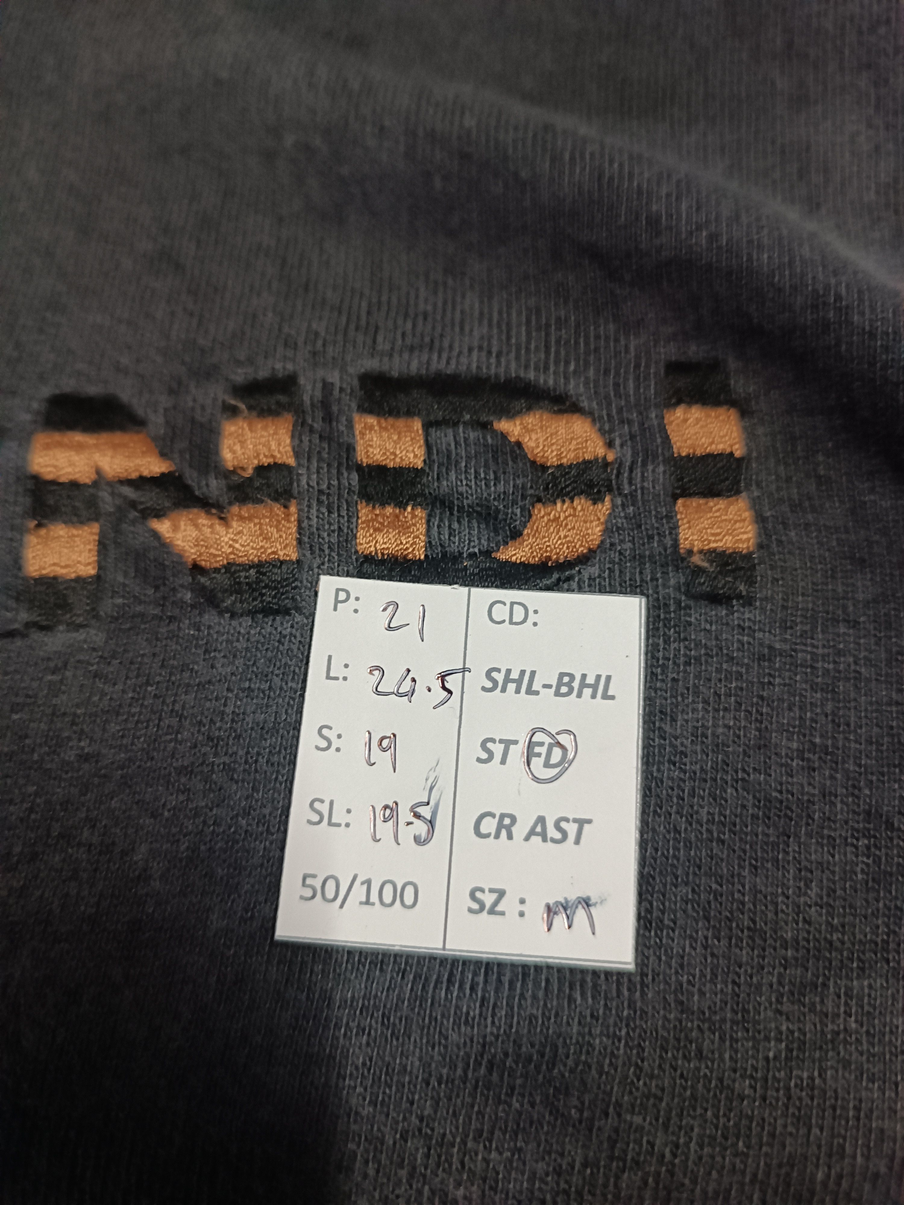 Fendi VINTAGE 90'S FENDI SMALL SPELLOUT CLASSIC LOGO VERY RARE Size US M / EU 48-50 / 2 - 11 Thumbnail