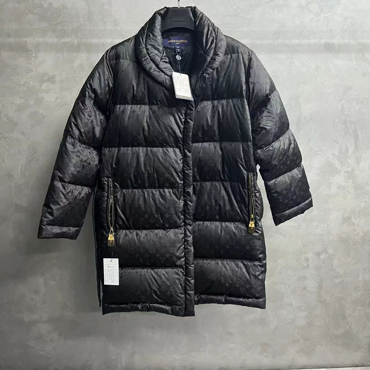 Louis Vuitton Louis Vuitton Black Coat Outerwear Size XXS / US 00 / IT 34 - 1 Thumbnail