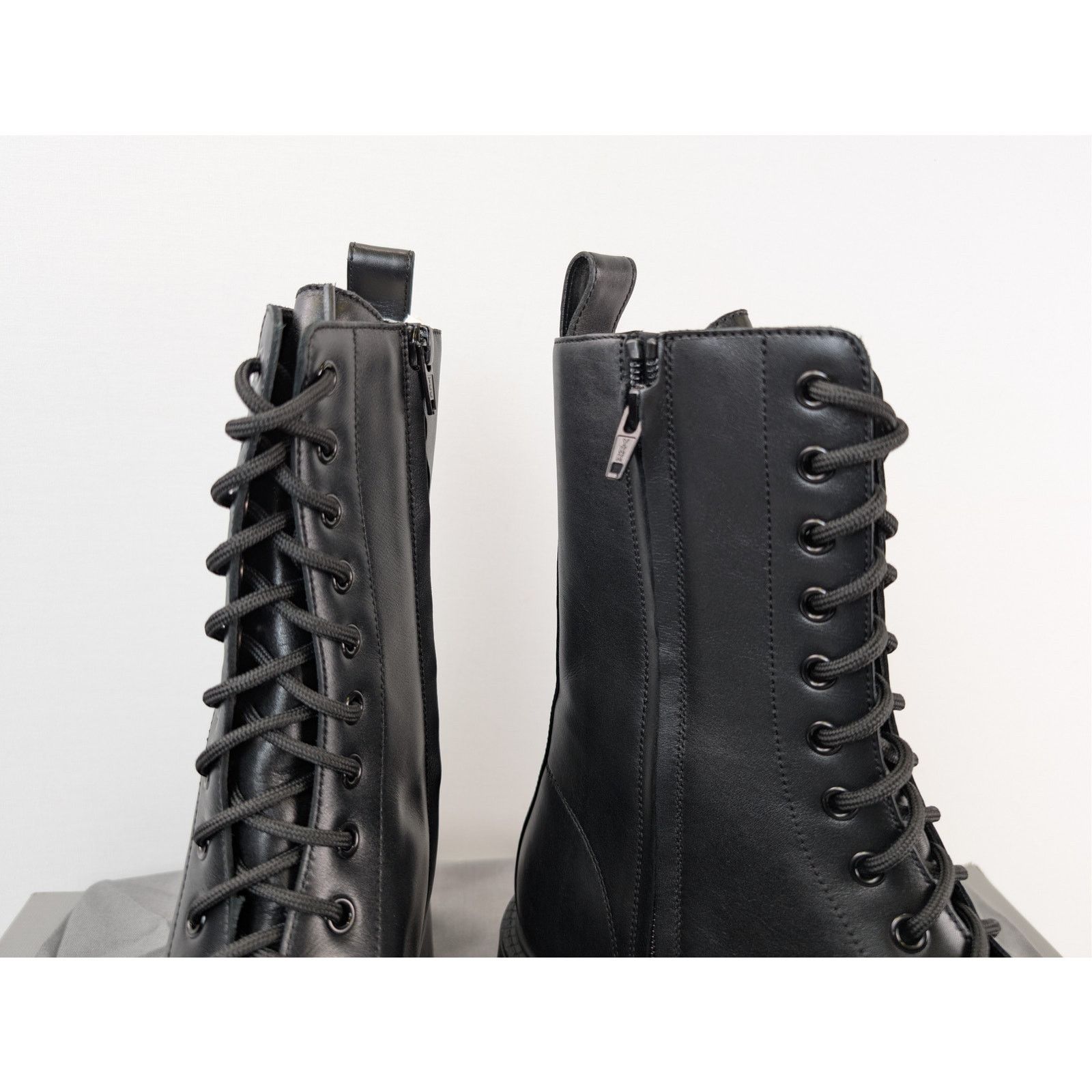 Balenciaga o1rshd1 Rhino Boots Lace-Up in Black Size US 8 / EU 41 - 19 Thumbnail