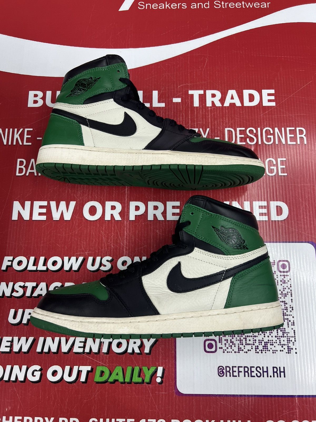Jordan Brand Air Jordan 1 Pine Green High Size 12 Size US 12 / EU 45 - 2 Thumbnail