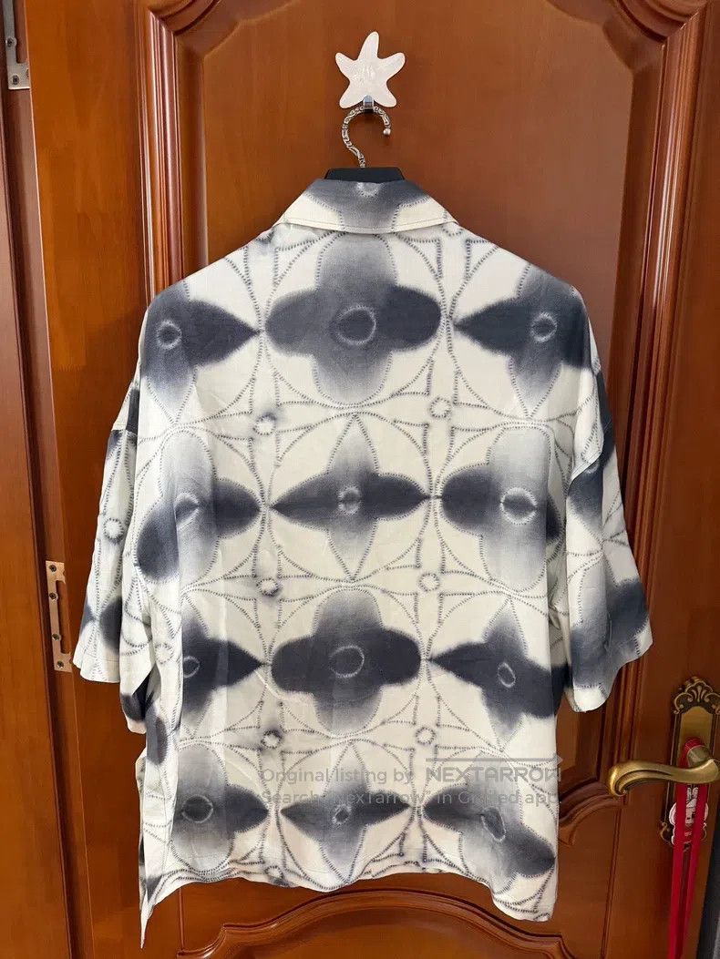Louis Vuitton Louis Vuitton Gradient Logo Full Print Short Sleeve Shirt Size US XS / EU 42 / 0 - 2 Thumbnail