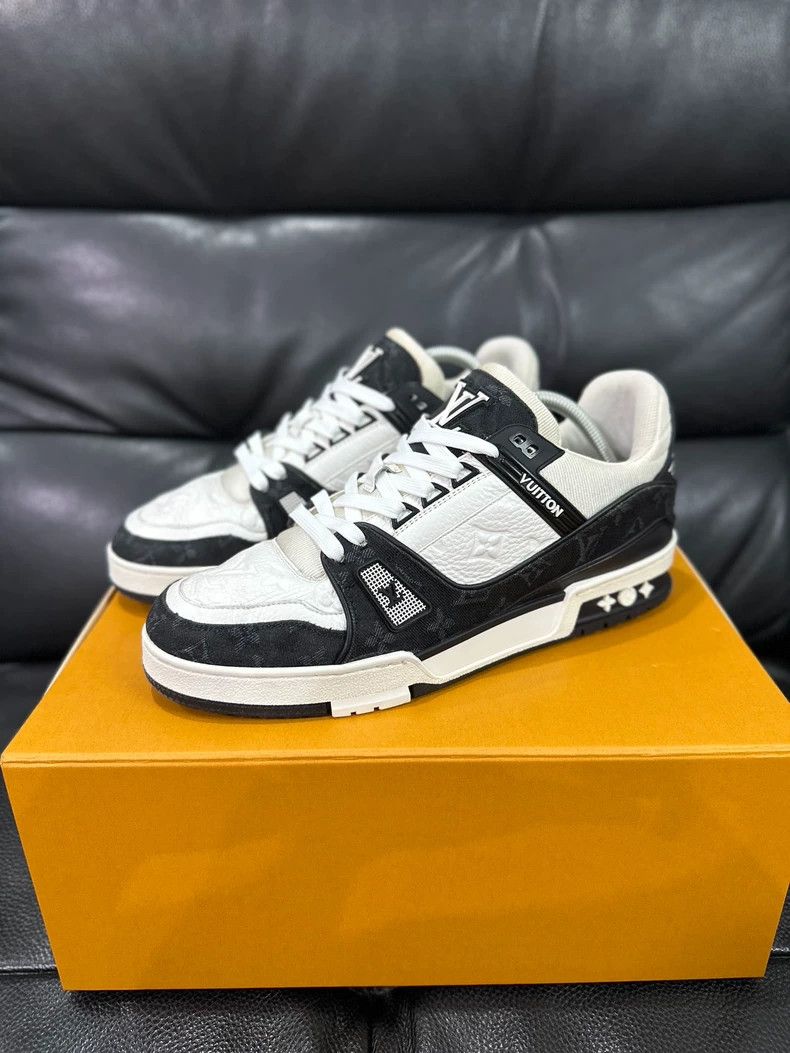 Louis Vuitton Louis Vuitton Trainer Panda Embossed Print Low-Top Fashion Size US 9.5 / EU 42-43 - 1 Thumbnail
