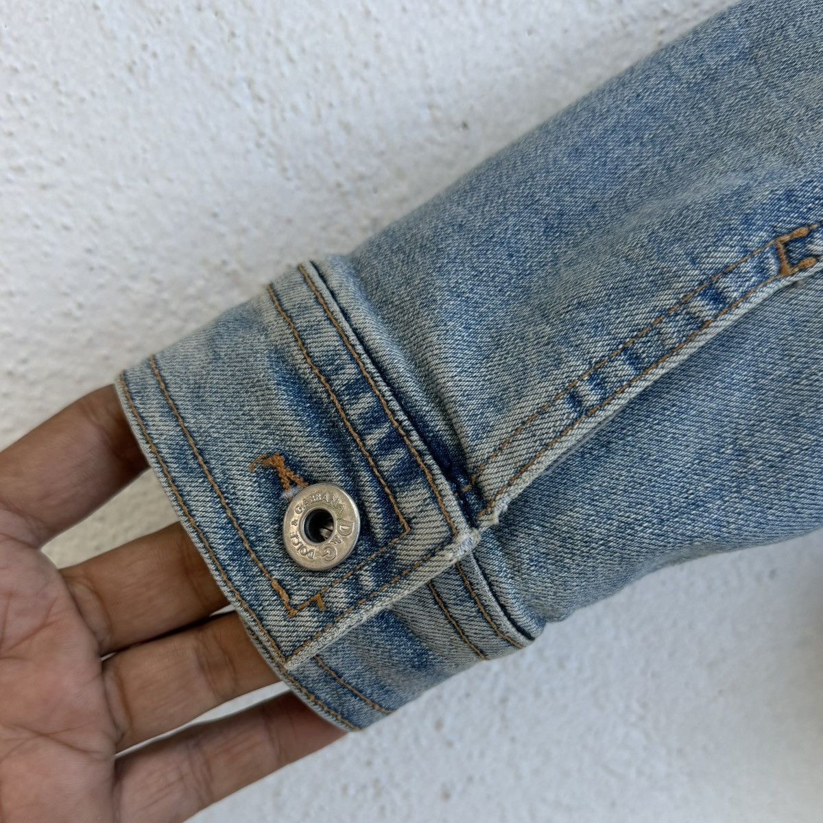 Dolce & Gabbana D&G Distressed Denim Jacket Light Wash Vintage Size XS / US 0-2 / IT 36-38 - 17 Thumbnail