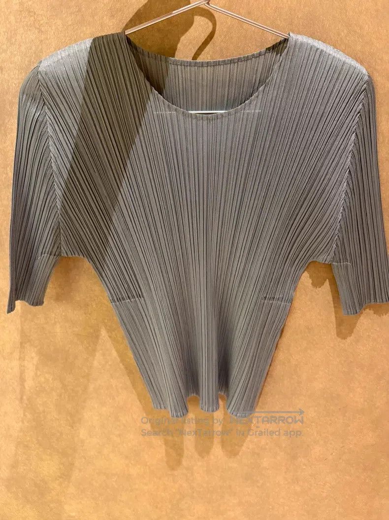 Issey Miyake Issey Miyake Pleated Top Size XXS / US 00 / IT 34 - 1 Thumbnail