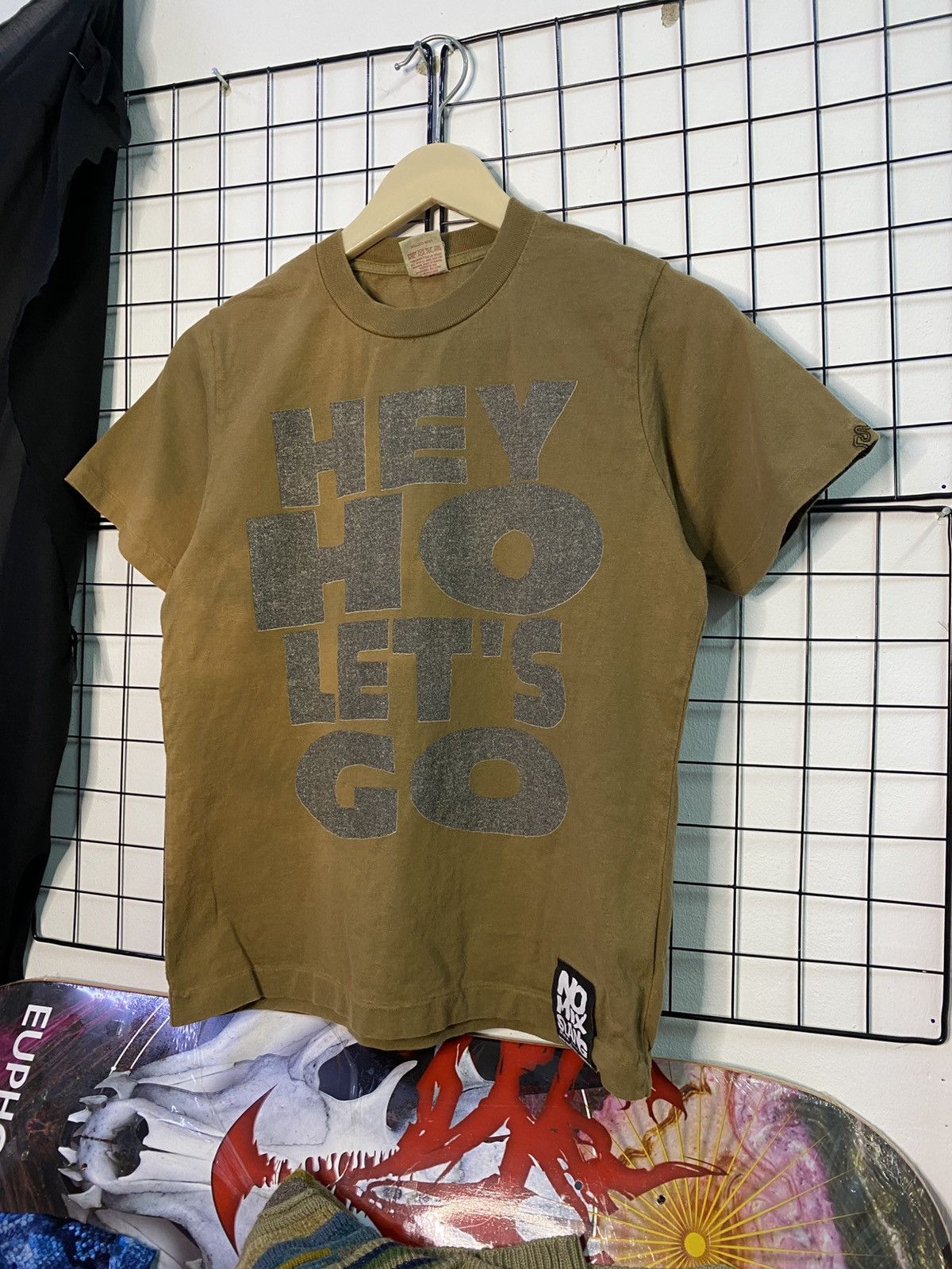 Band Tees Vtg RNA Alternative Inc. No Mix Slang Ramones Hey Ho Tee Size US XS / EU 42 / 0 - 1 Thumbnail