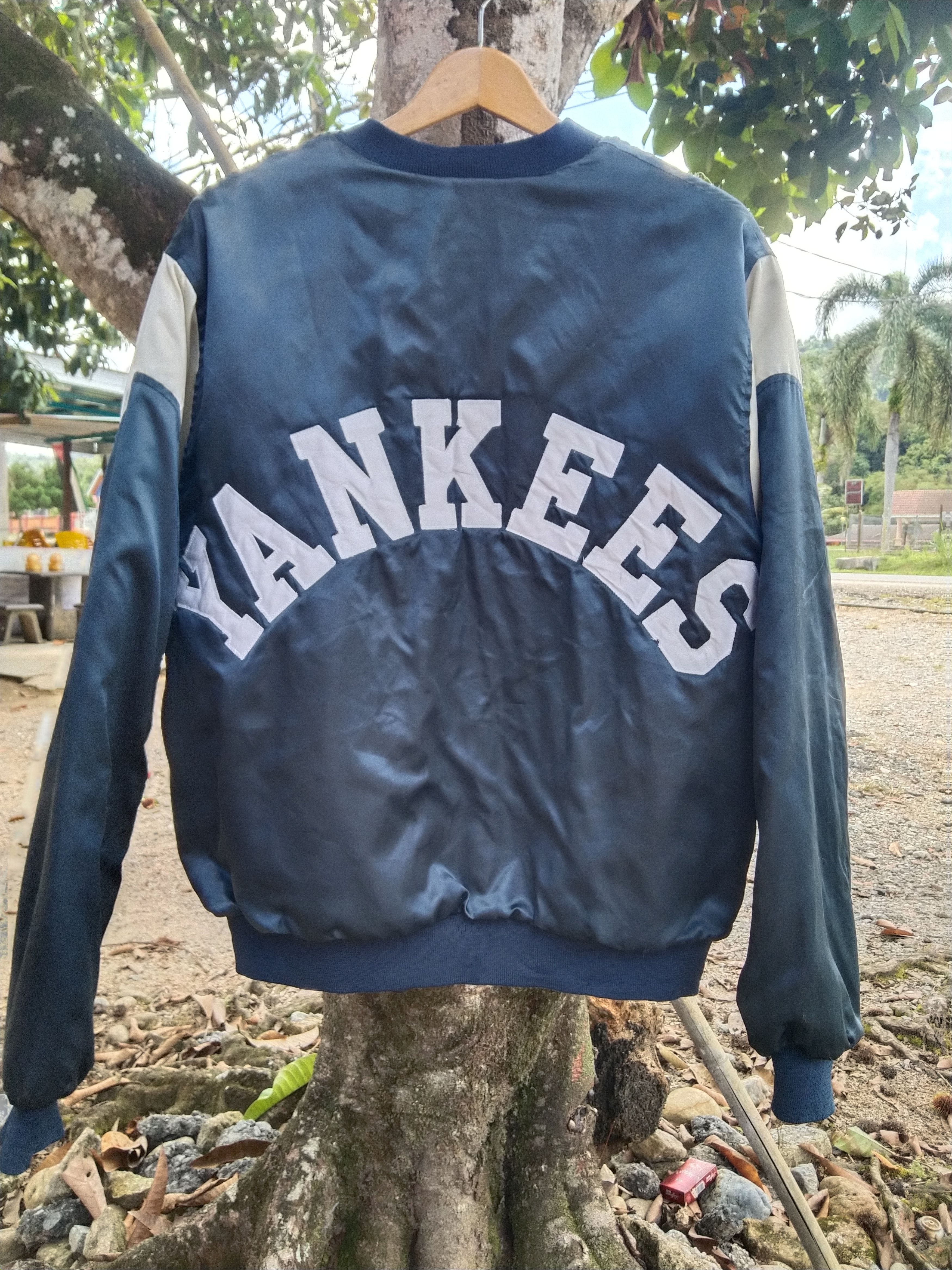 MLB × Vintage NEW YORK YANKEES CHALK LINE SATIN BOMBER JACKET SPELL OUT Size US L / EU 52-54 / 3 - 1 Thumbnail