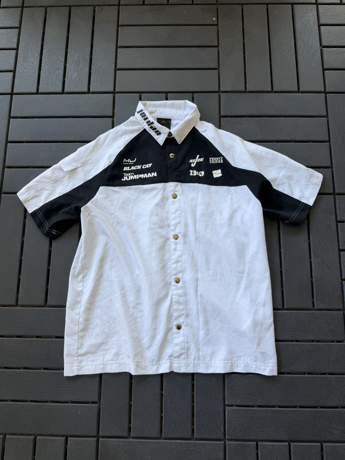Jordan Brand Jordan black and white button up shirt small Size US S / EU 44-46 / 1 - 1 Thumbnail