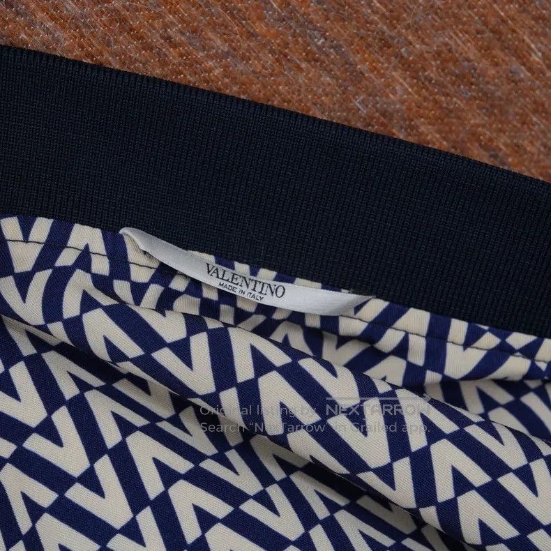 Valentino Valentino V marks full of printed jackets Size US S / EU 44-46 / 1 - 8 Thumbnail