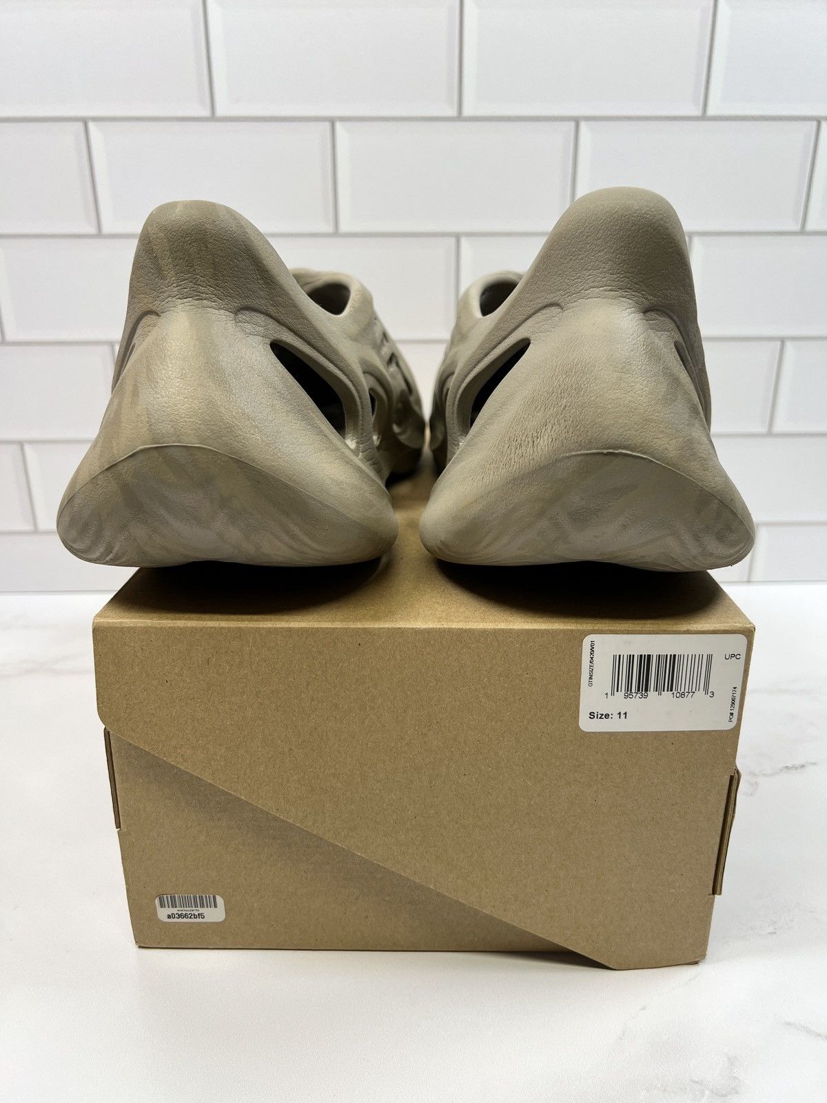 Adidas Adidas Yeezy Foamrunners Foamrunner Foam Runners Runner Size US 11 / EU 44 - 3 Thumbnail