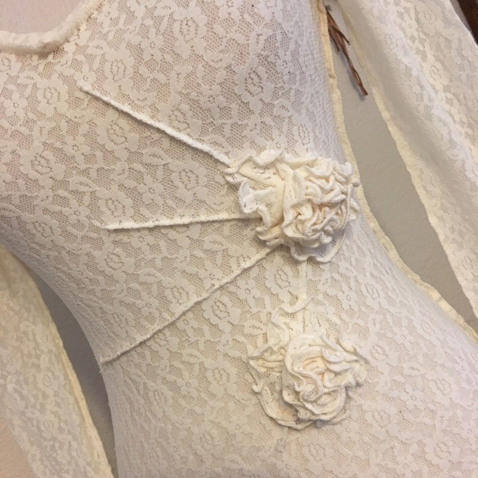 Other Windsor stretch ivory lace rose detail blouse S Size S / US 4 / IT 40 - 4 Thumbnail