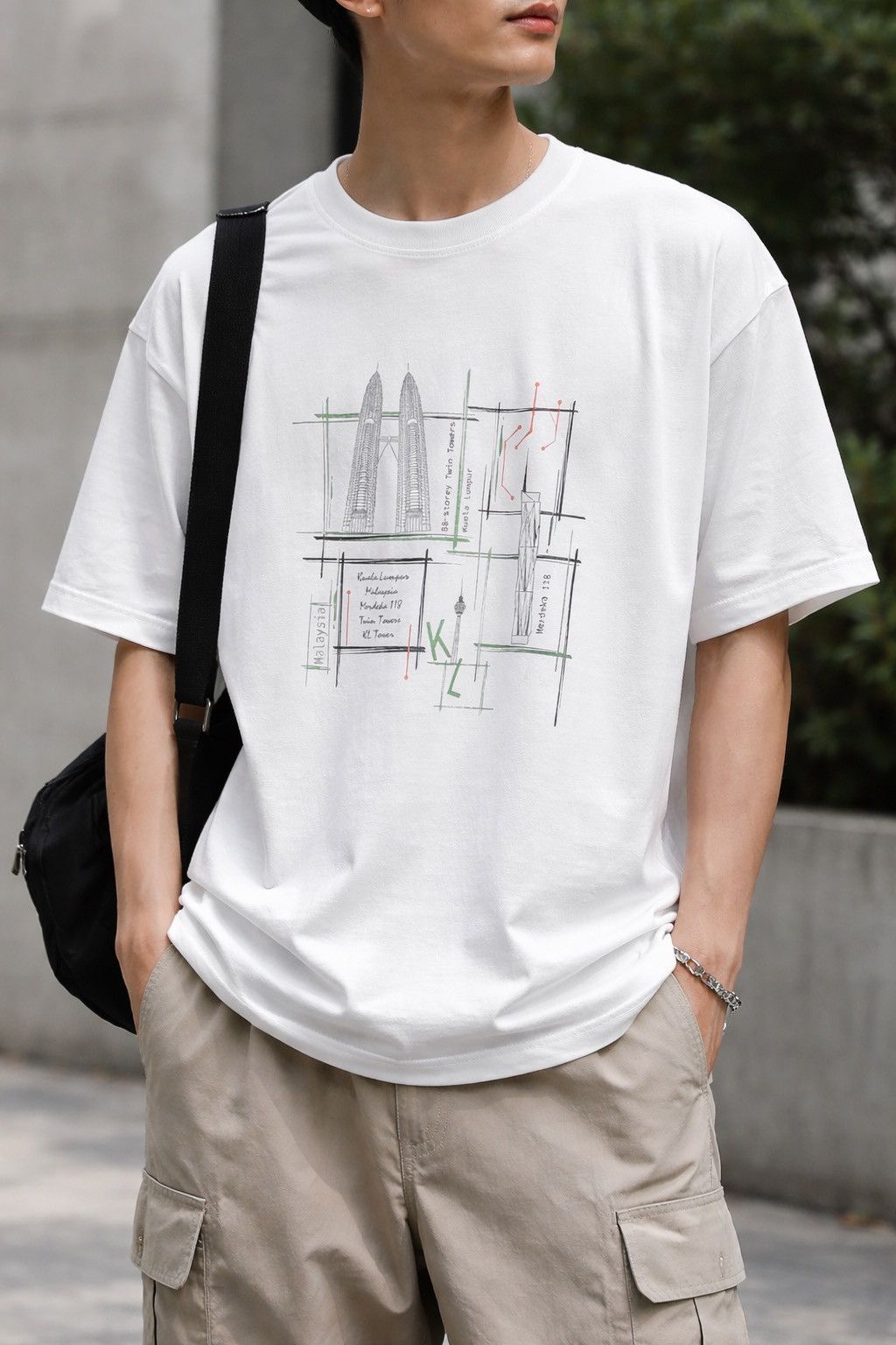 Other Classic Asia KL Kuala Lumpur Graphic Tee White Size F Size US L / EU 52-54 / 3 - 1 Thumbnail