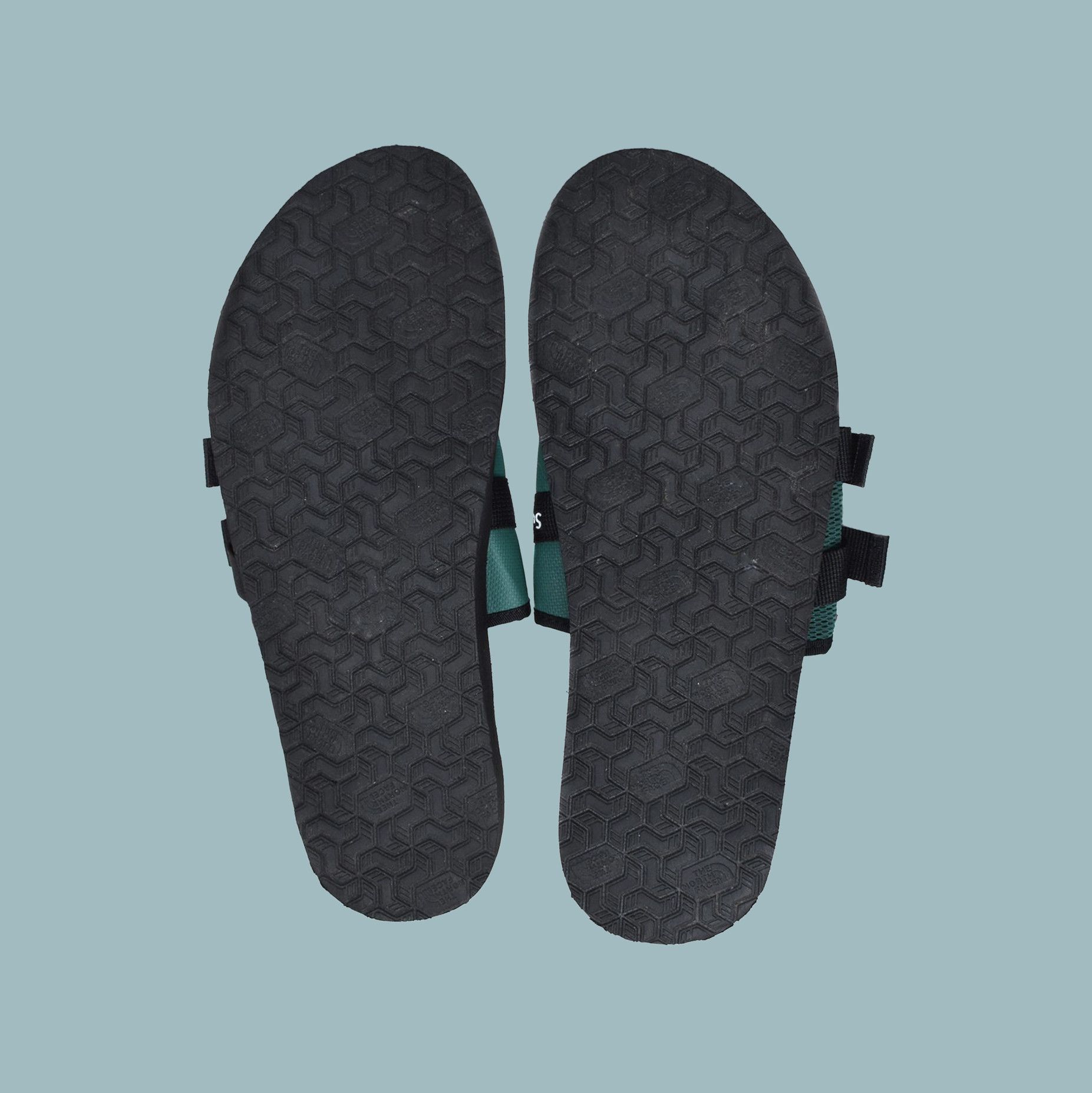 Supreme × The North Face SUPREME x THE NORTH FACE GREEN SANDAL SZ11 Lightly Used Size US 11 / EU 44 - 6 Thumbnail