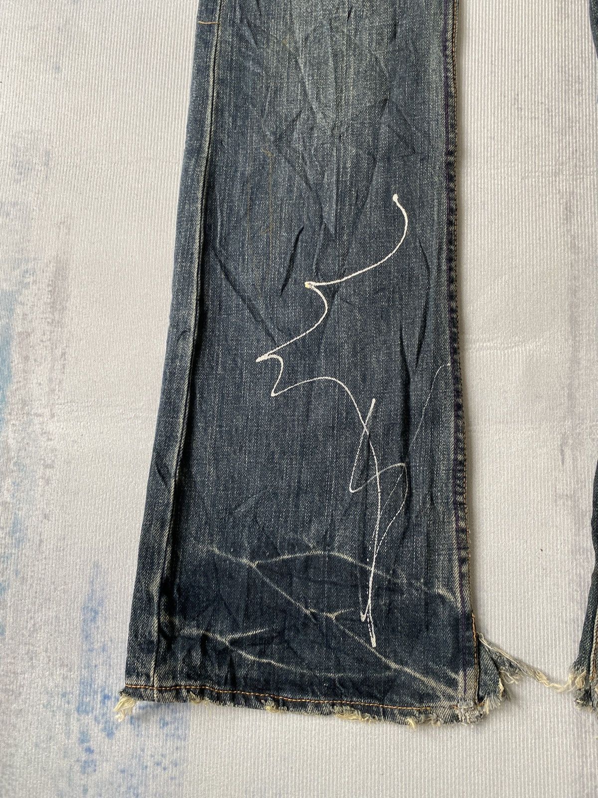 If Six Was Nine Japanese Brand Root Three Claw Marks Flare Distressed Denim Size US 29 - 5 Thumbnail