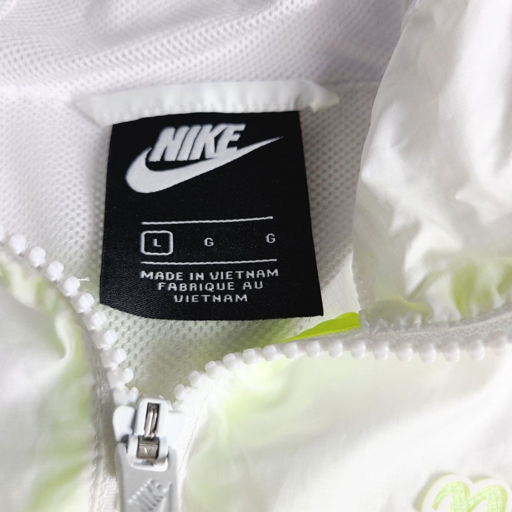Nike Nike Windbreaker Jacket CU0043-100 White Neon Green Medium Girls Athletic Zip Geometric Lightweight Jacket Size L / US 10 / IT 46 - 3 Thumbnail