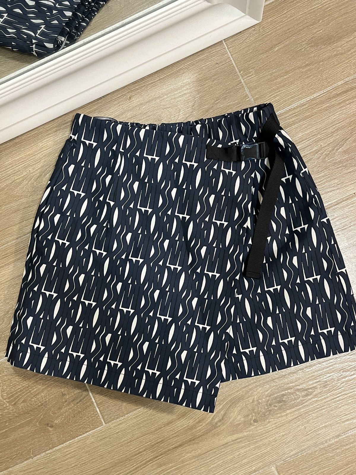 Dior Miss Dior Technical Monogram Taffeta Jacquard Navy Motif Size 25" / US 0 / IT 36 - 1 Thumbnail