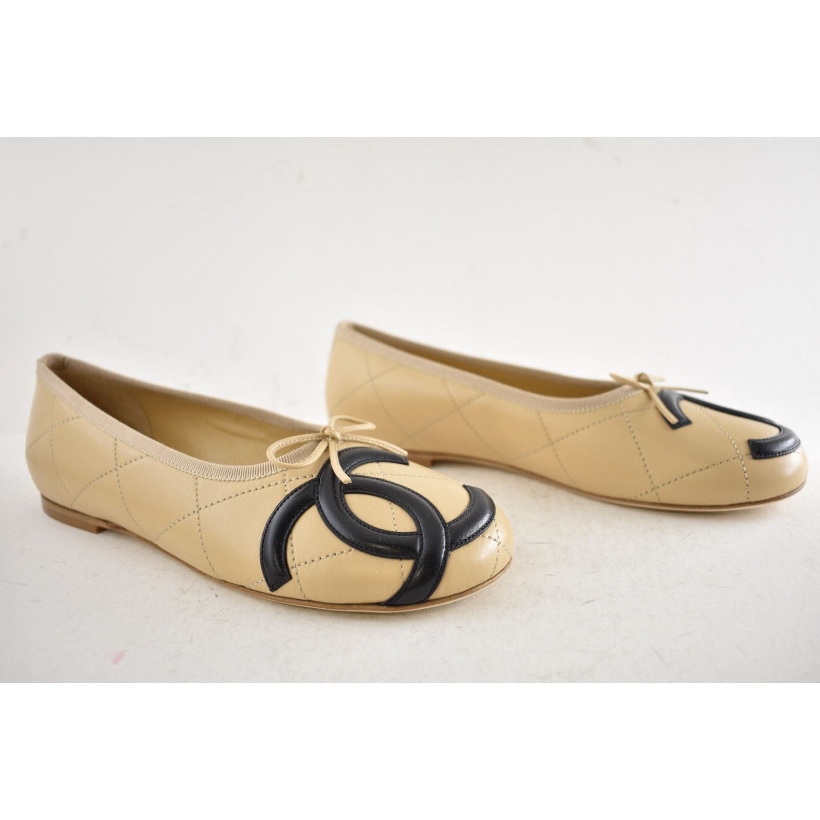 Chanel Chanel Coco Beach Beige Black CC XL Logo Ballet Flat 36.5 Size US 5.5 / IT 35.5 - 6 Thumbnail
