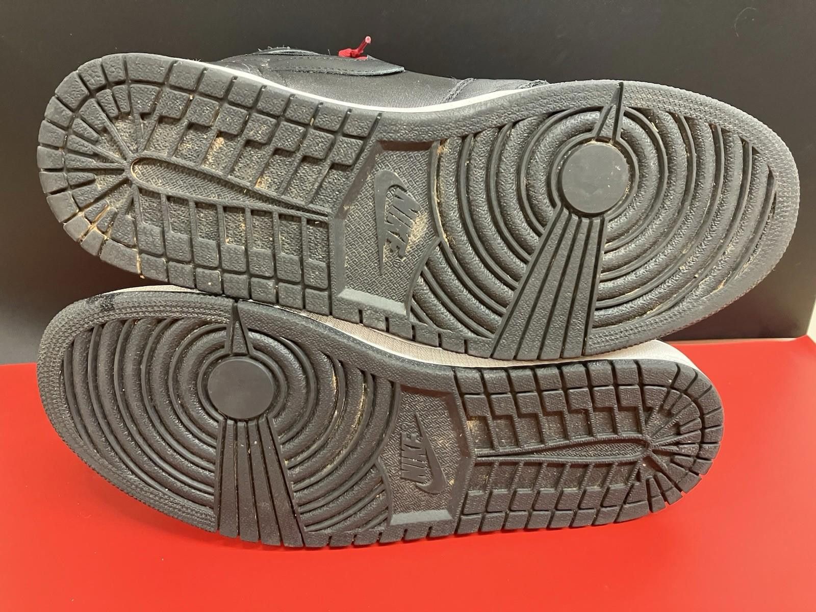 Jordan Brand Nike Air Jordan 1 Retro High OG Black/Red 2019 Size US 9.5 / EU 42-43 - 9 Thumbnail