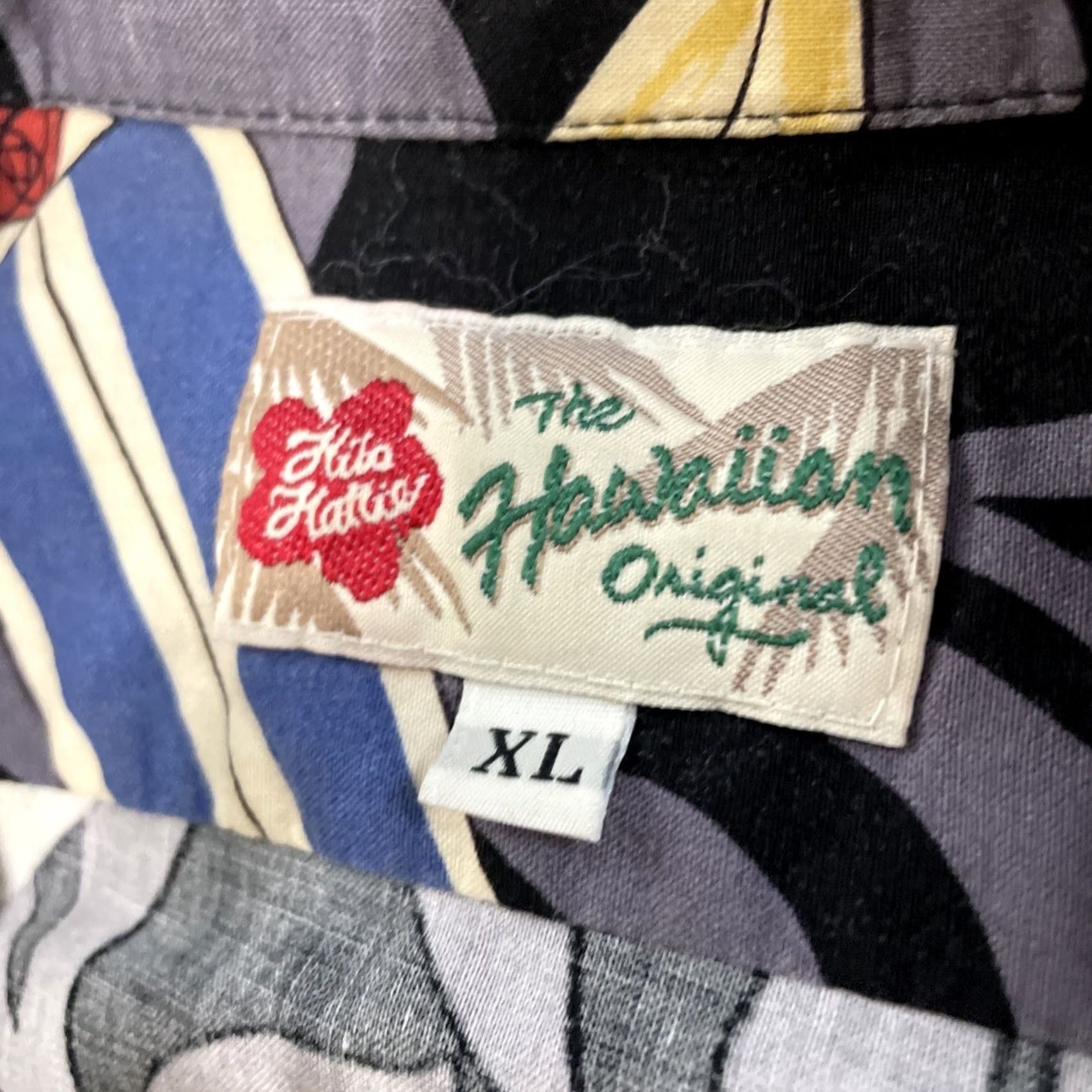 Hilo Hattie VINTAGE Hilo Hattie Hawaiian Shirt Men XL Surf Longboard Graphic Print Aloha Skater Black Short Sleeve Button-Up Collared Shirt Mens Size US XL / EU 56 / 4 - 7 Thumbnail