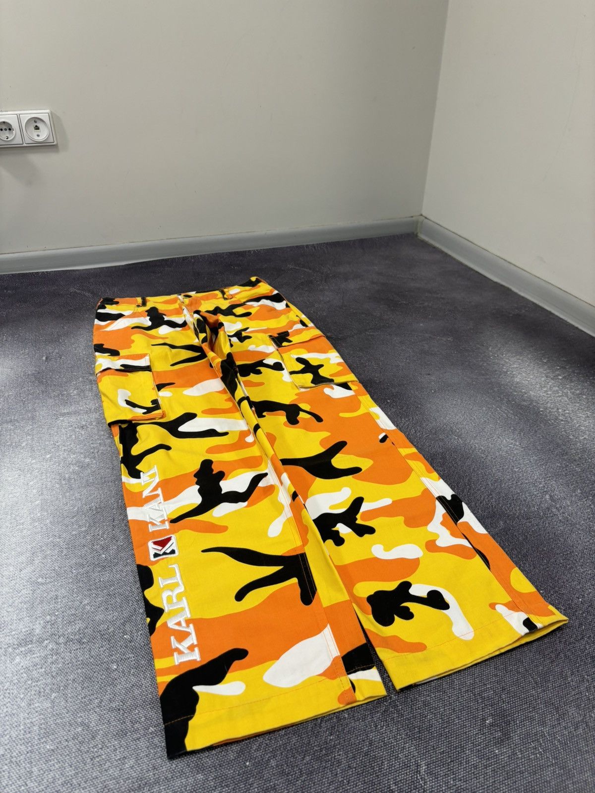Karl Kani Vintage Karl Kani Y2K Camo Military Hype Baggy Cargo Pants Size US 32 / EU 48 - 3 Thumbnail