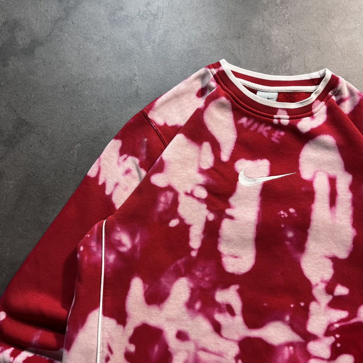 Nike Vintage 00s Nike Tie Dye Custom Boxy Sweatshirt Crewneck Size US L / EU 52-54 / 3 - 4 Thumbnail