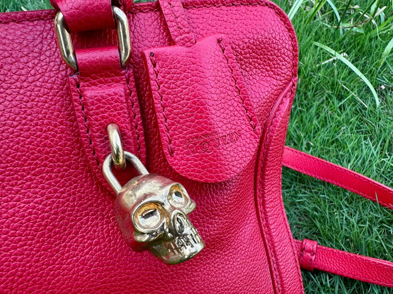 Alexander McQueen Authentic Alexander McQueen Pebbled Leather Tote Bag Size ONE SIZE - 10 Thumbnail