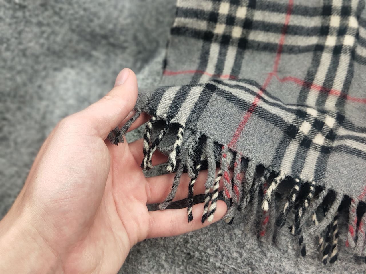 Burberry Vintage Burberry 's Classic Check Lana wool Unisex Scarf Size ONE SIZE - 12 Thumbnail