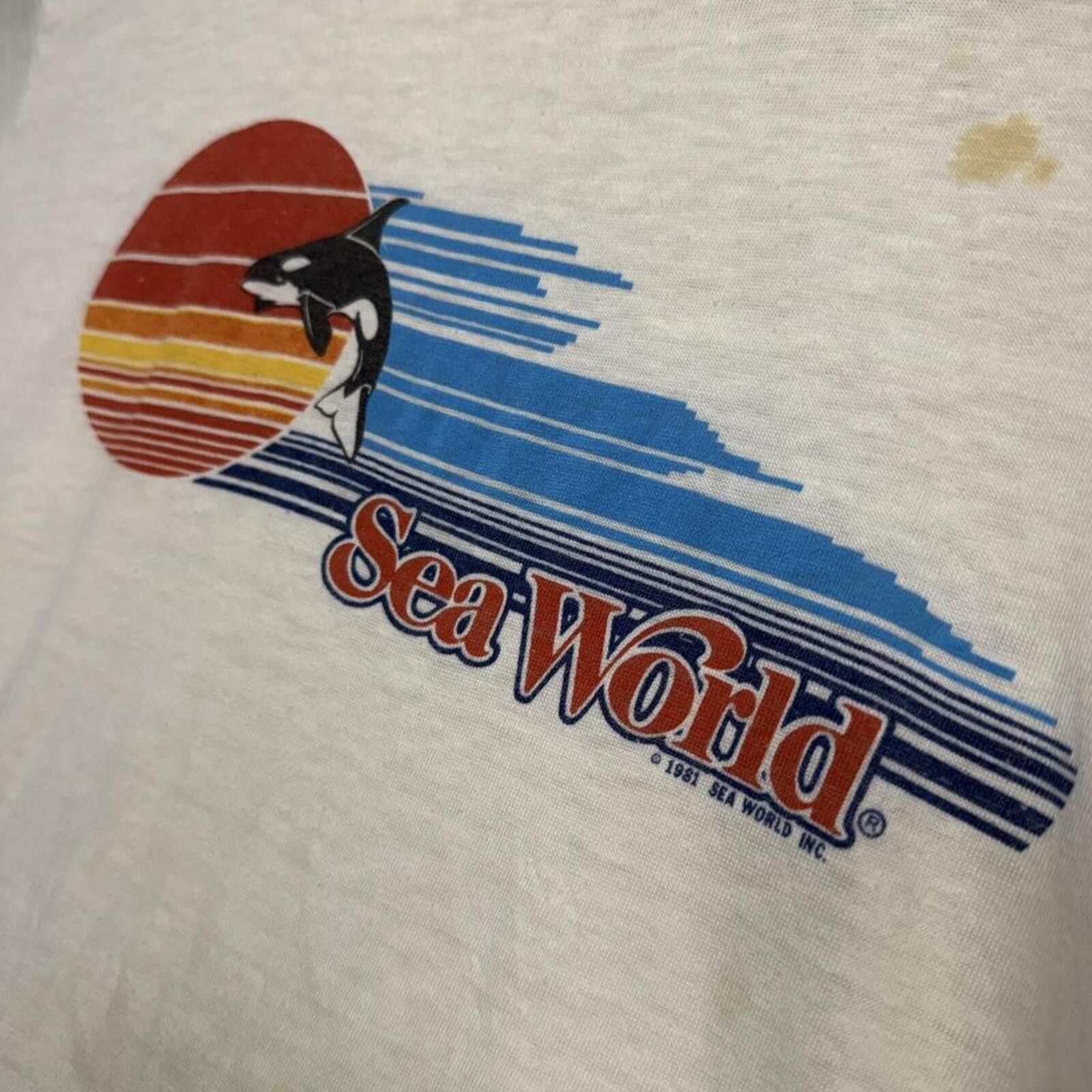 Other Paper thin thrashed vintage 90s Sea World white t-shirt Size US M / EU 48-50 / 2 - 3 Thumbnail