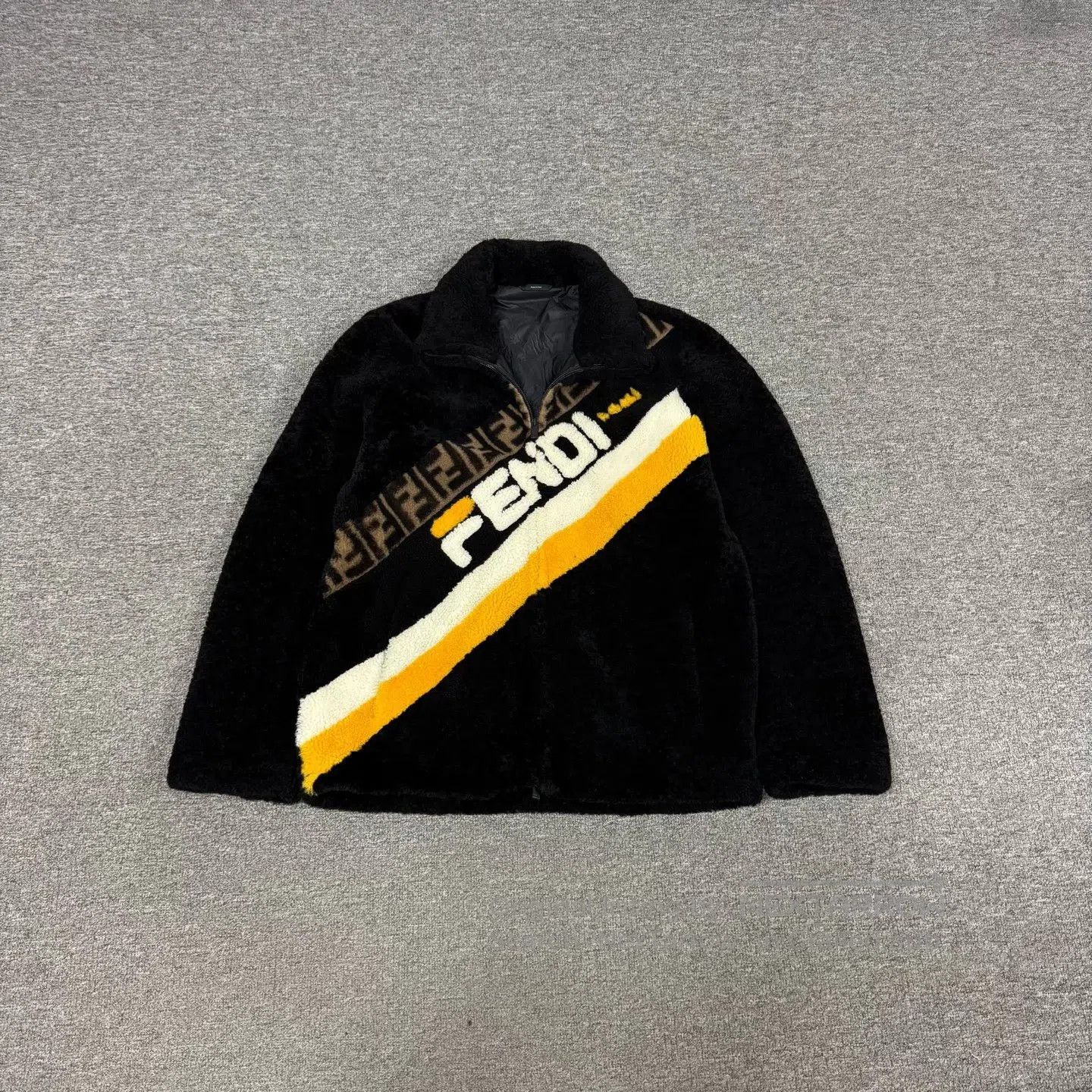 Fendi FENDI size 46 All-in-one wool and fur lamb cashmere teddy Size M / US 6-8 / IT 42-44 - 2 Thumbnail
