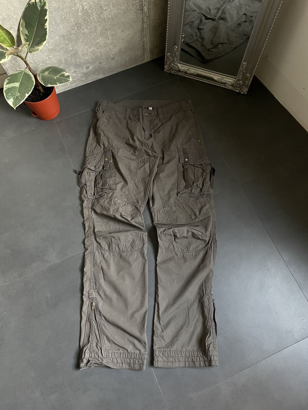 Vintage Vintage Japanese Flared Cargo Zip Pants Bandage Faded Double Size US 32 / EU 48 - 1 Thumbnail