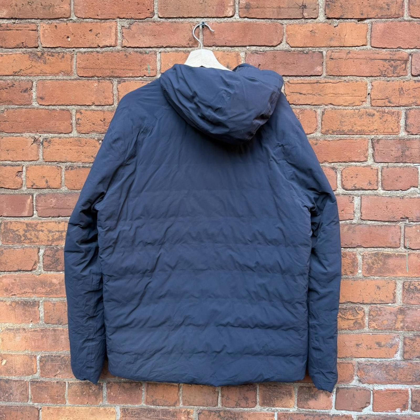Lululemon lululemon grey goose down jacket L Size US L / EU 52-54 / 3 - 3 Thumbnail