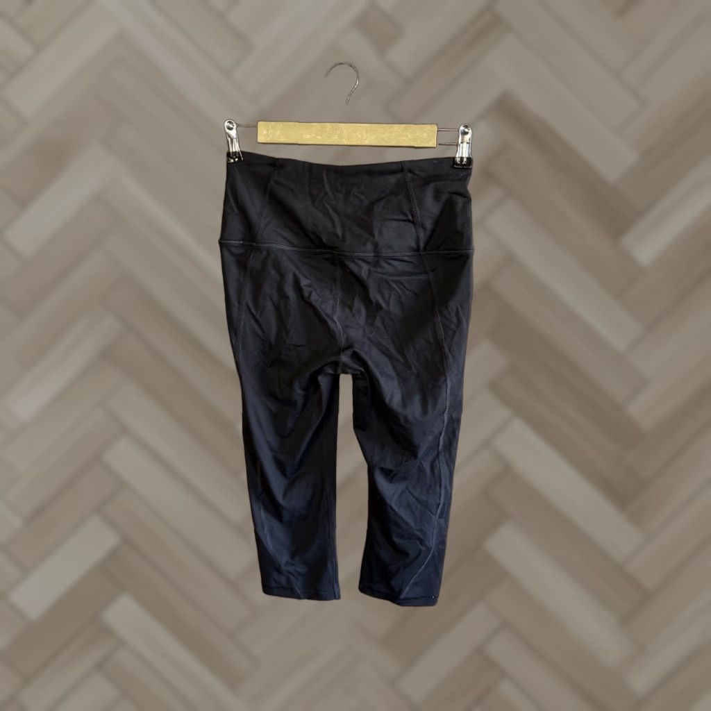 Victoria's Secret Victoria Sport Womens Black Cropped Athletic Leggings Size Small Size 28" / US 6 / IT 42 - 1 Thumbnail