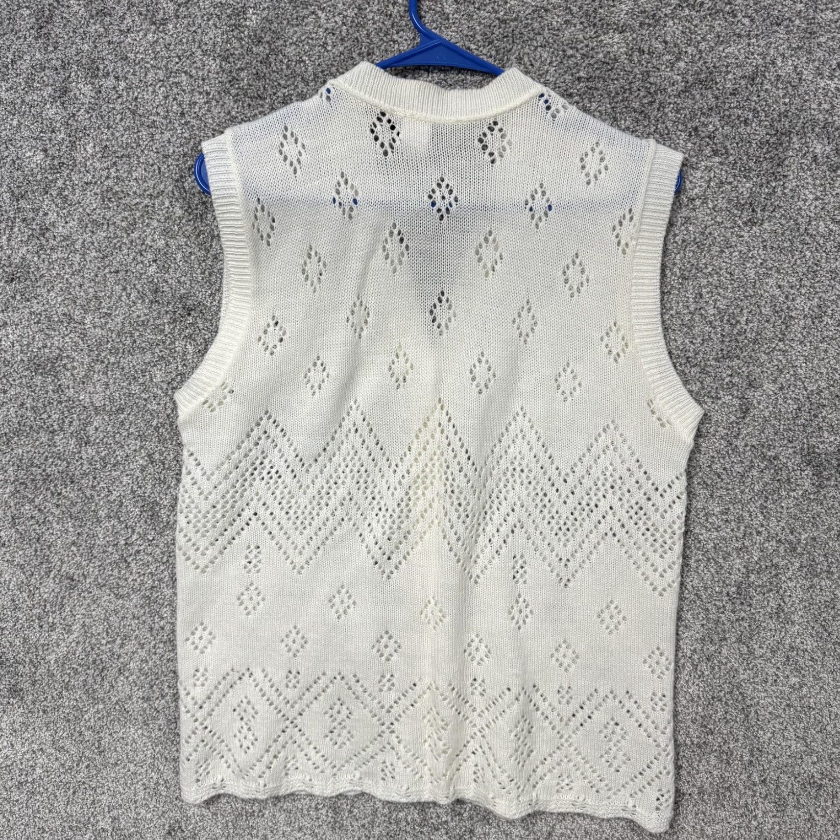 Vintage VINTAGE GLAMOUR-KNIT Sweater Vest Womens L White V-Neck Sleeveless Geometric Knit Button Front 80s 90s Cottagecore Light Academia Size L / US 10 / IT 46 - 5 Thumbnail