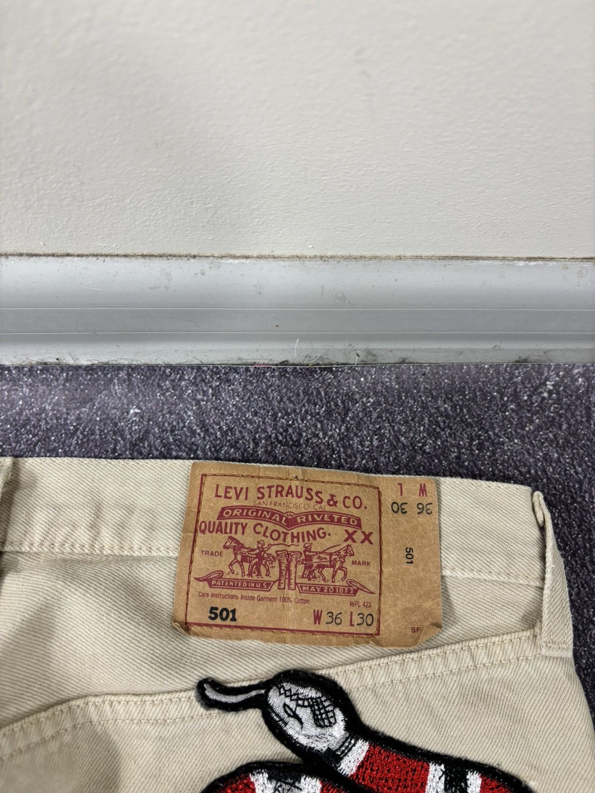 Levi's Vintage 90s Levi’s 501 Cream Custom Snake Hype Denim Jeans Size US 36 / EU 52 - 10 Thumbnail