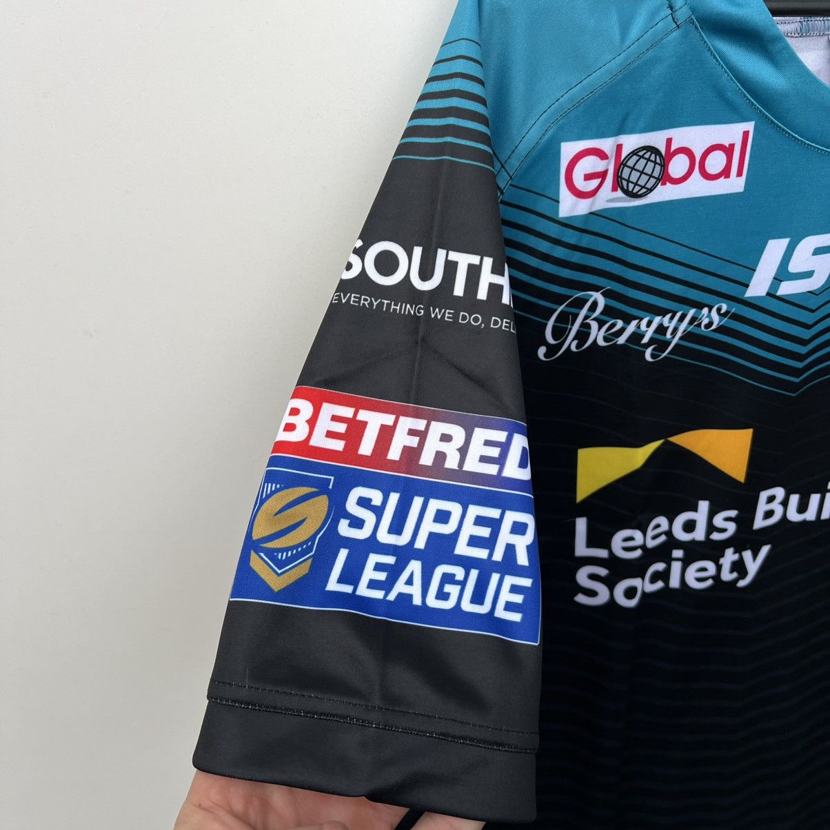Other Leeds Rhinos Jersey Rugby Shirt ISC Size US L / EU 52-54 / 3 - 2 Thumbnail