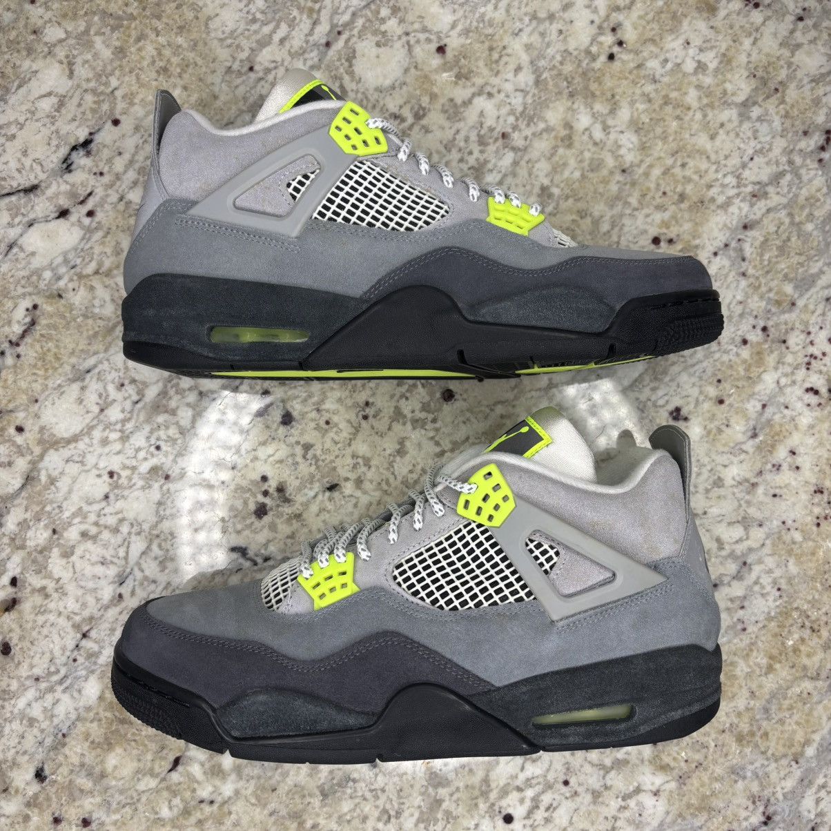 Jordan Brand Size 11 - Jordan 4 Retro SE Mid Neon 95 NEW WITH DEFECTS Size US 11 / EU 44 - 2 Thumbnail