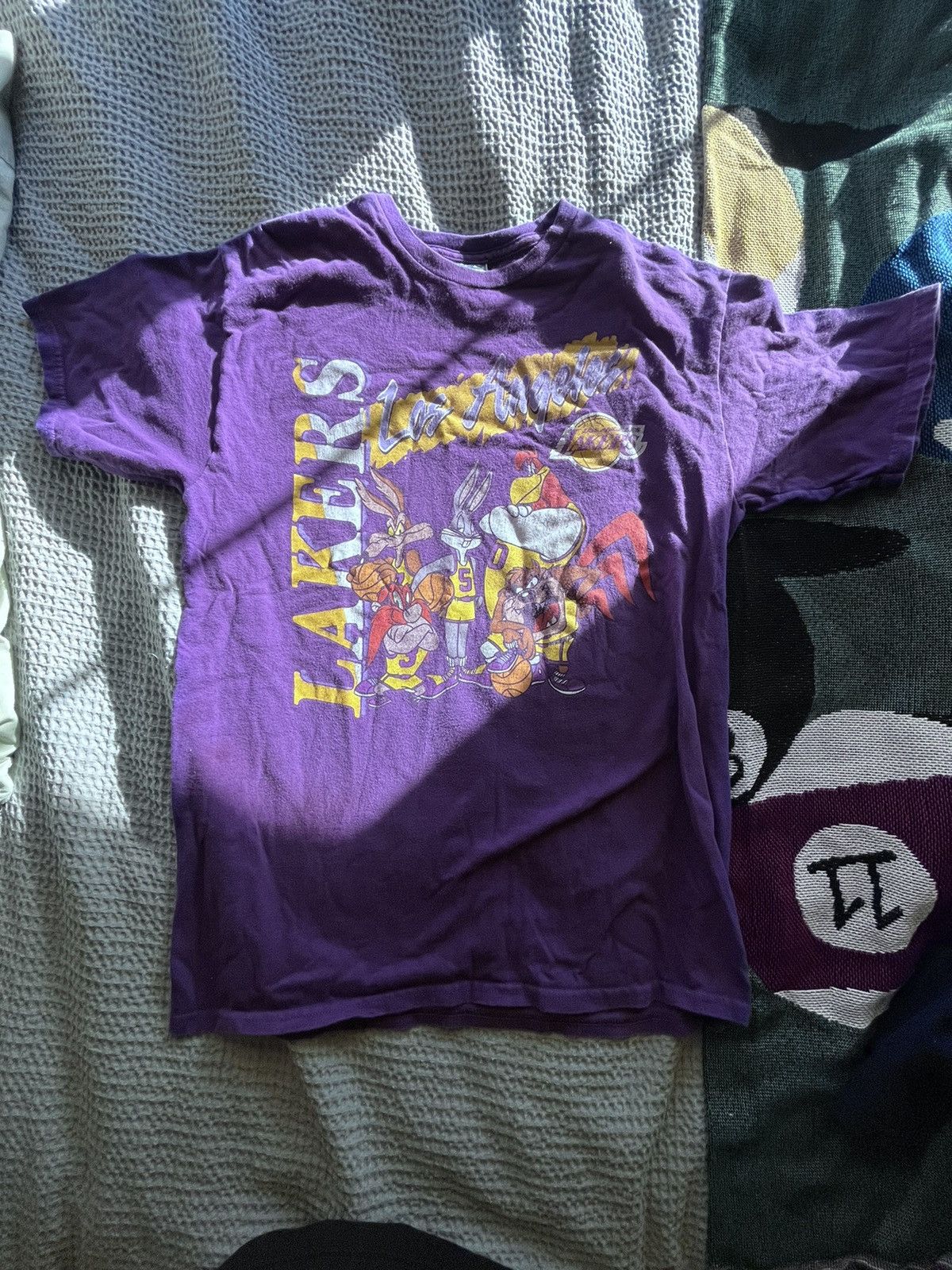 NBA Vintage Lakers Loonie Tunes Tee Size US M / EU 48-50 / 2 - 1 Thumbnail