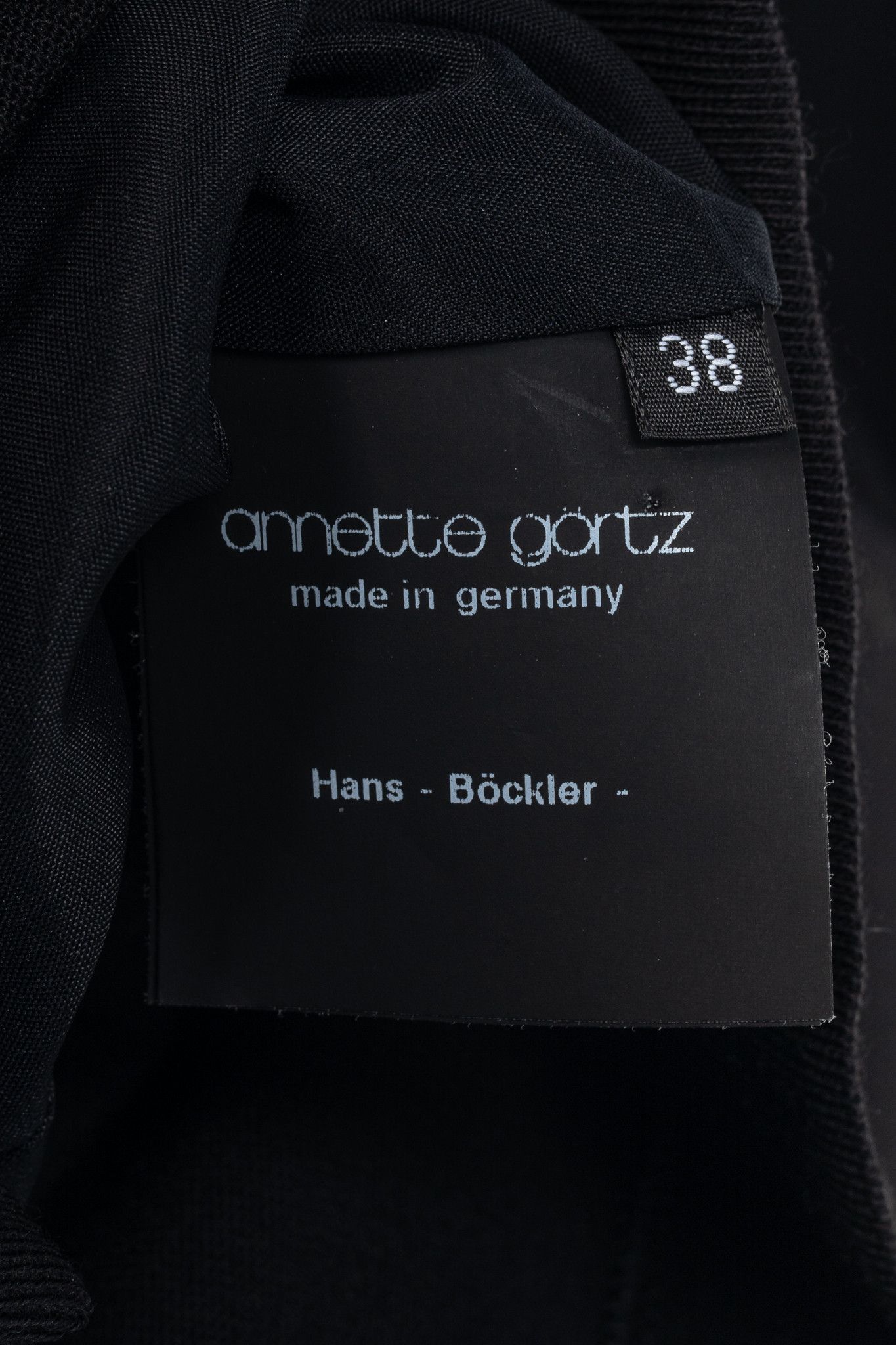 Annette Gortz Annette Gortz AW/13 Kami Black Wool-Twill Midi Pencil Skirt Size 28" / US 6 / IT 42 - 8 Thumbnail