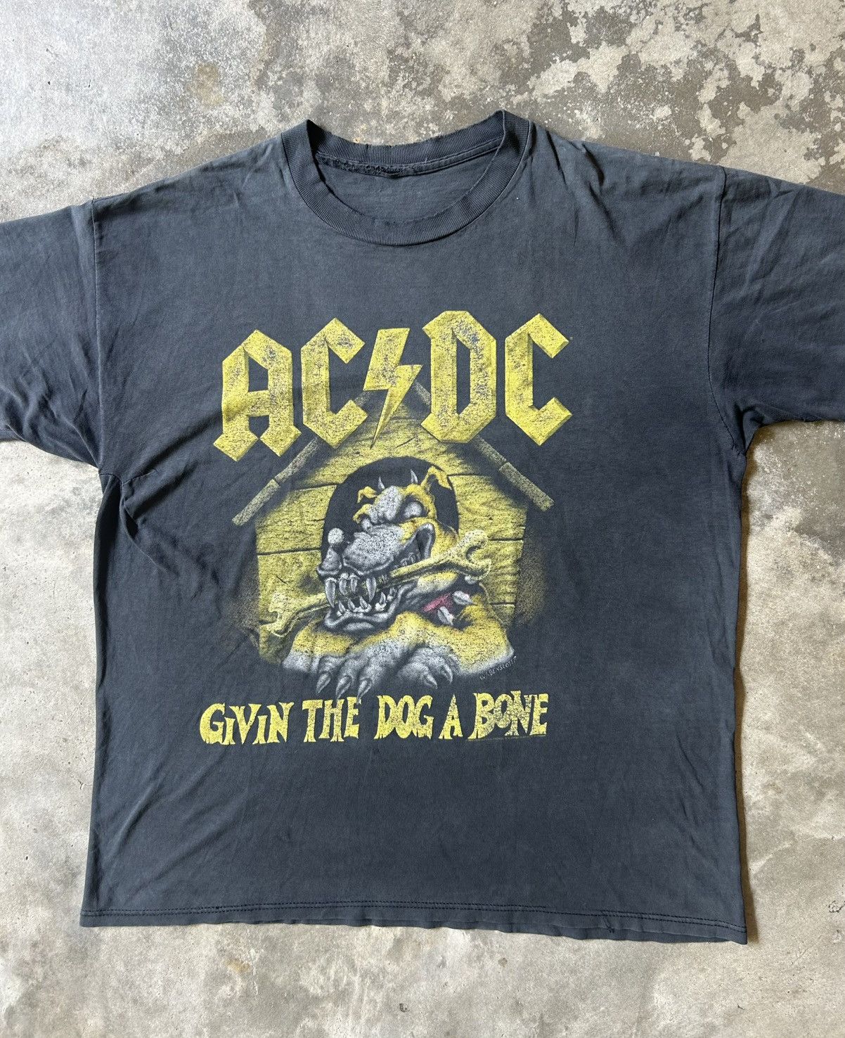 Band Tees Vintage ACDC given the dog a bone Shirt Size US XL / EU 56 / 4 - 2 Thumbnail