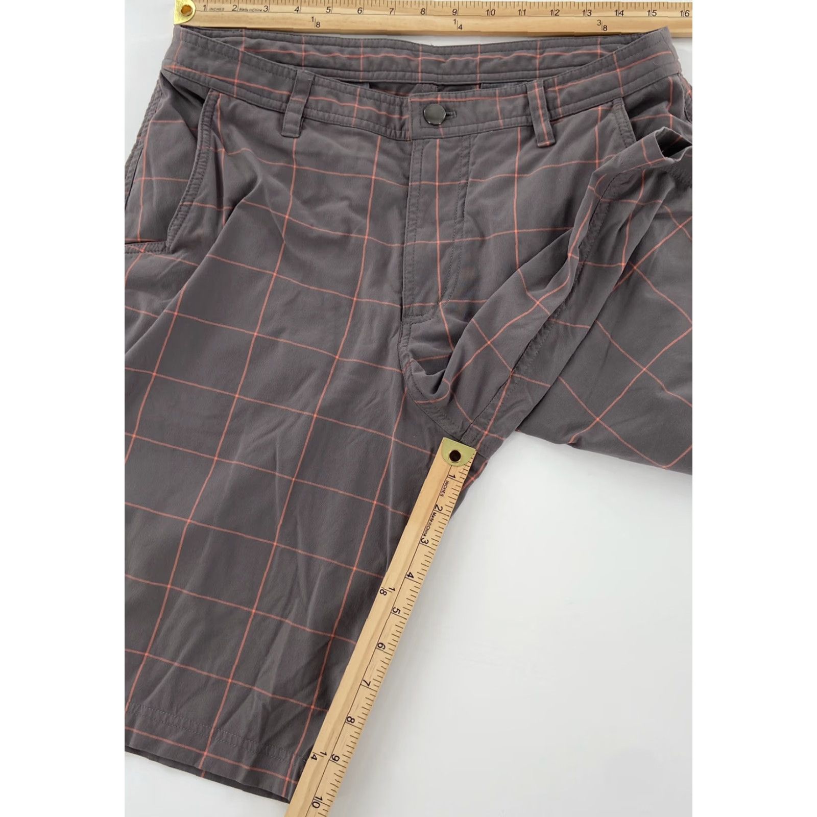Lululemon Lululemon Men’s Shorts 34 Purple Lavender Panel Grid Pockets Belt Loops Zip 10in Inseam Classic Mens Size US 34 / EU 50 - 6 Thumbnail