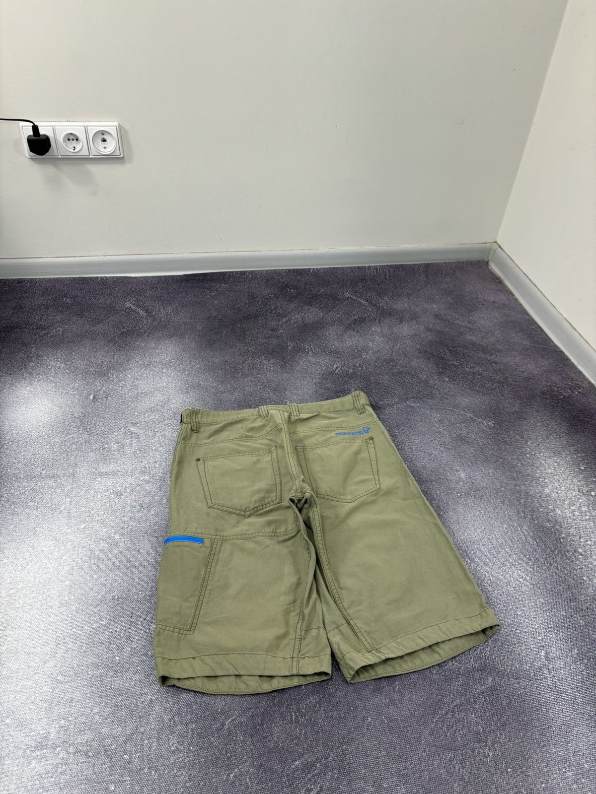 Norrona Norrona Men’s Falketind Olive Green Outdoor Cotton Shorts Size US 30 / EU 46 - 16 Thumbnail
