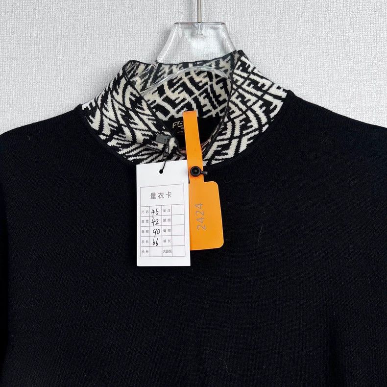 Fendi Fendi Neckline logo sweater Size US S / EU 44-46 / 1 - 2 Thumbnail