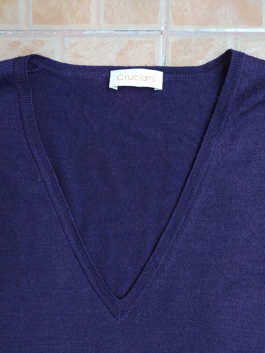 Cruciani CRUCIANI WOOL V NECK SWEATER SIZE 38 Size M / US 6-8 / IT 42-44 - 3 Thumbnail