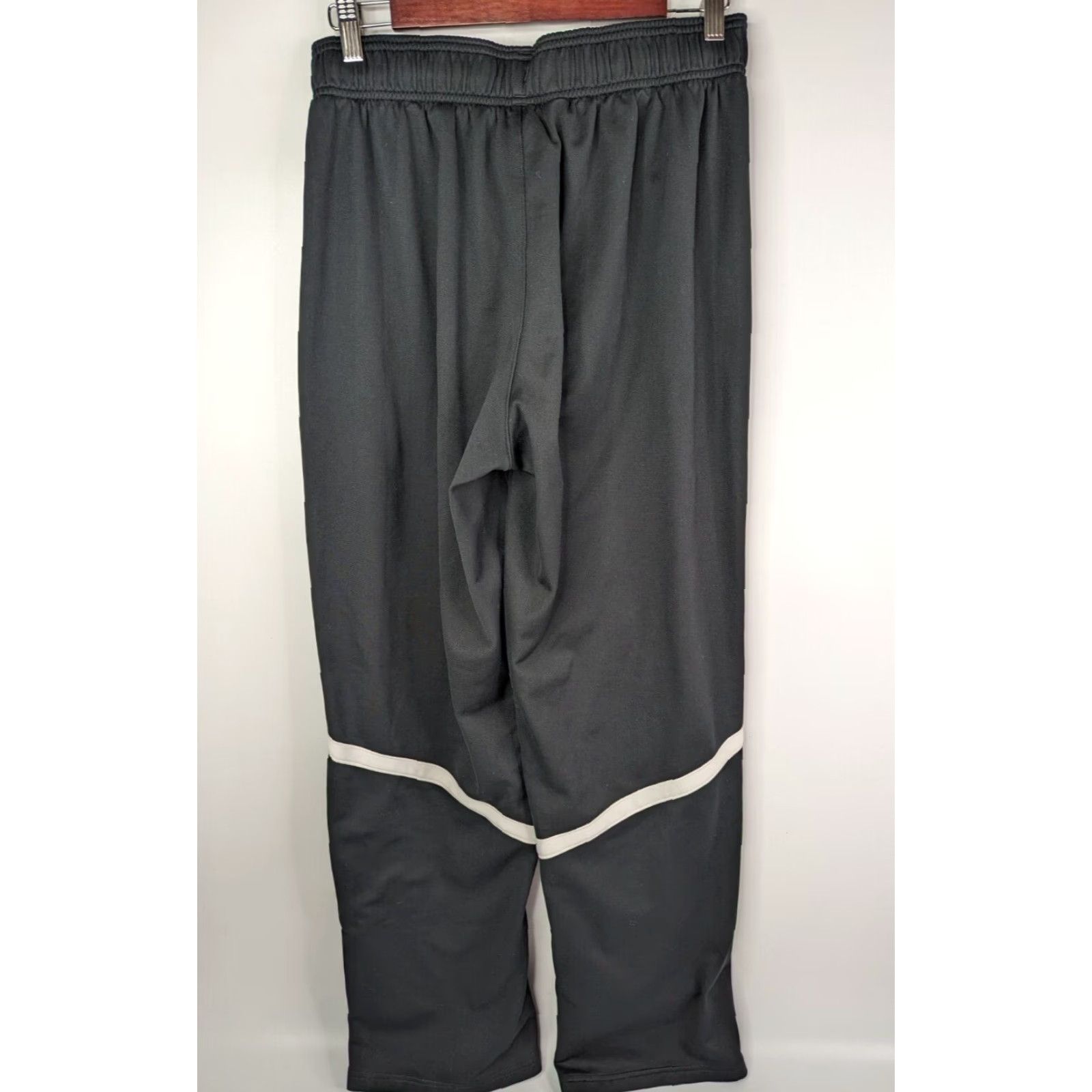 Under Armour Under Armour Sweatpants Mens Large Black Pockets Regular 1270404 Size US 33 - 5 Thumbnail