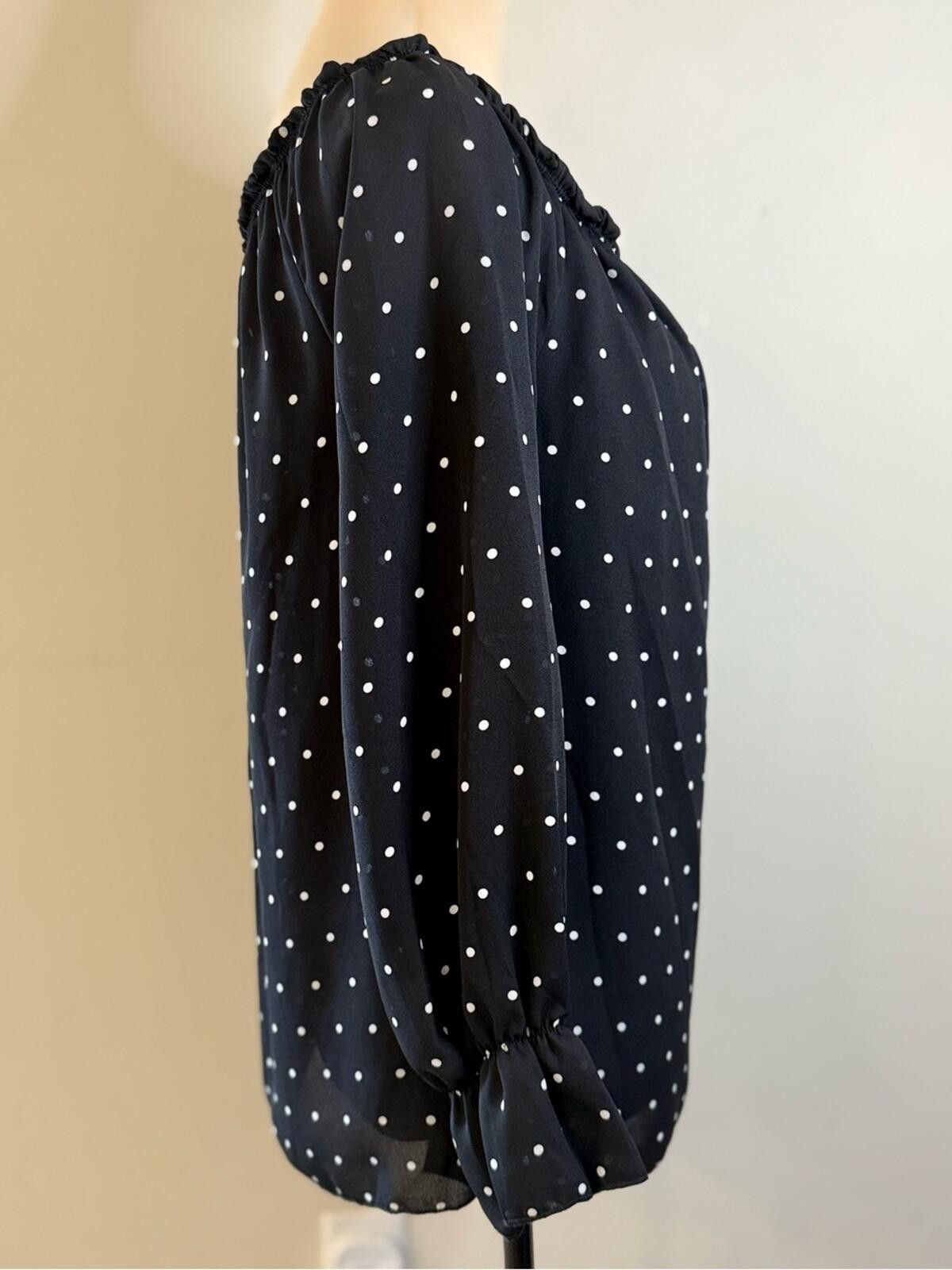 Other White Birch black white polka dot on/off shoulder top SZ SM Size S / US 4 / IT 40 - 2 Thumbnail