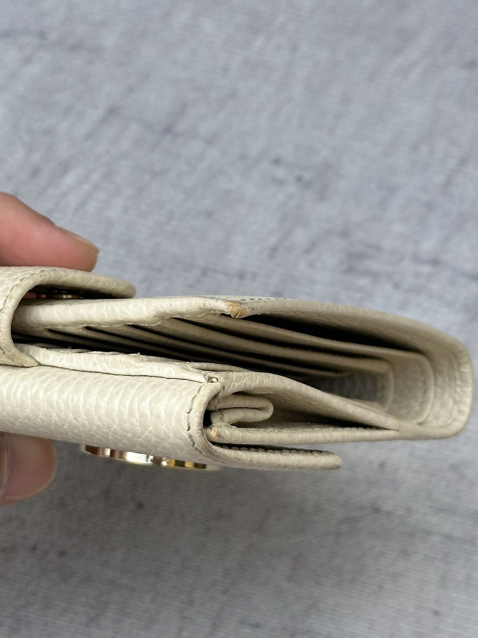 Gucci Gucci Wallet Compact Interlocking G Dollar Logo Ivory Size ONE SIZE - 9 Thumbnail