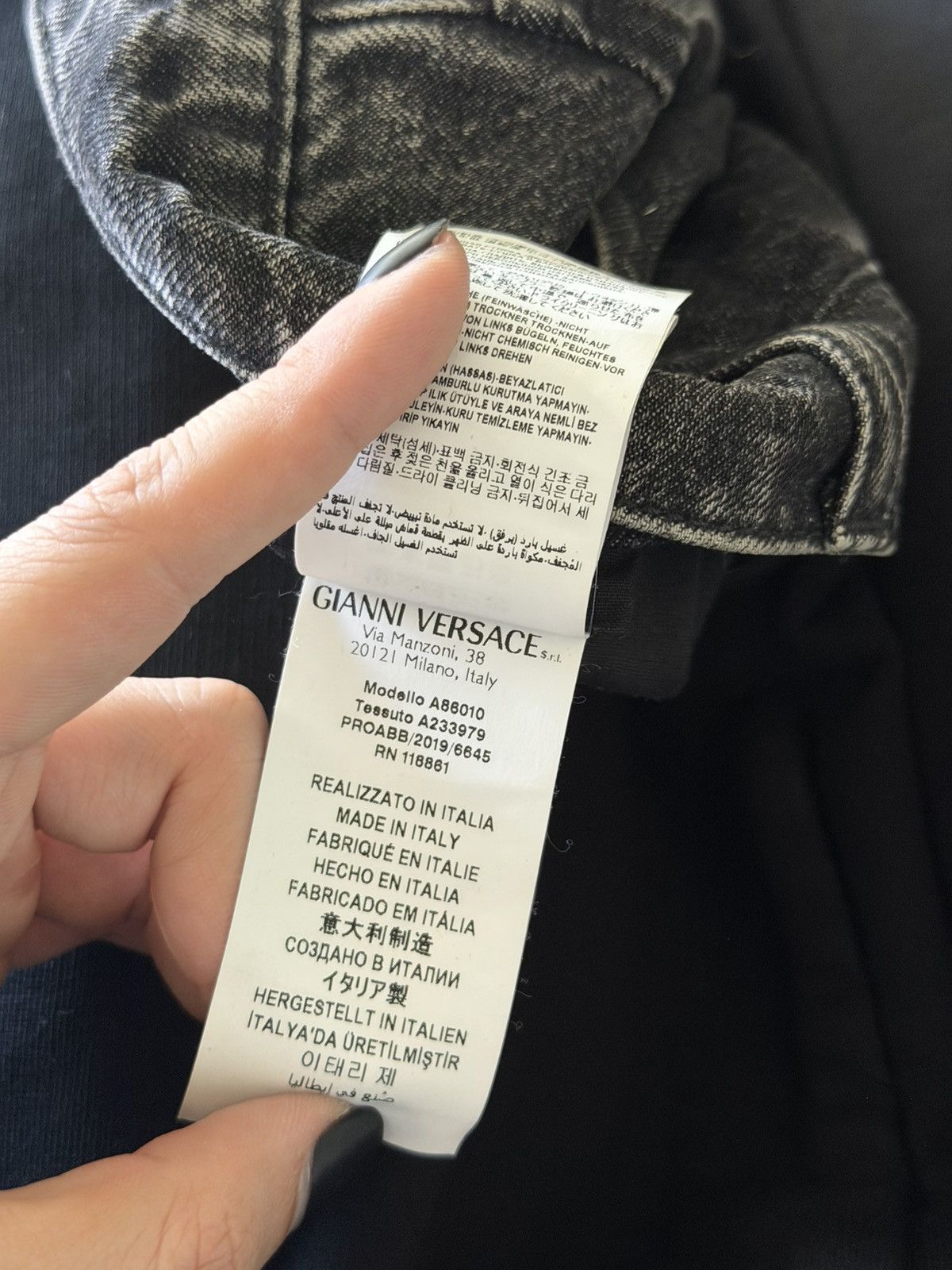 Versace Versace Black Washed Denim Jeans Made in Italy Size 36 Size US 36 / EU 52 - 8 Thumbnail