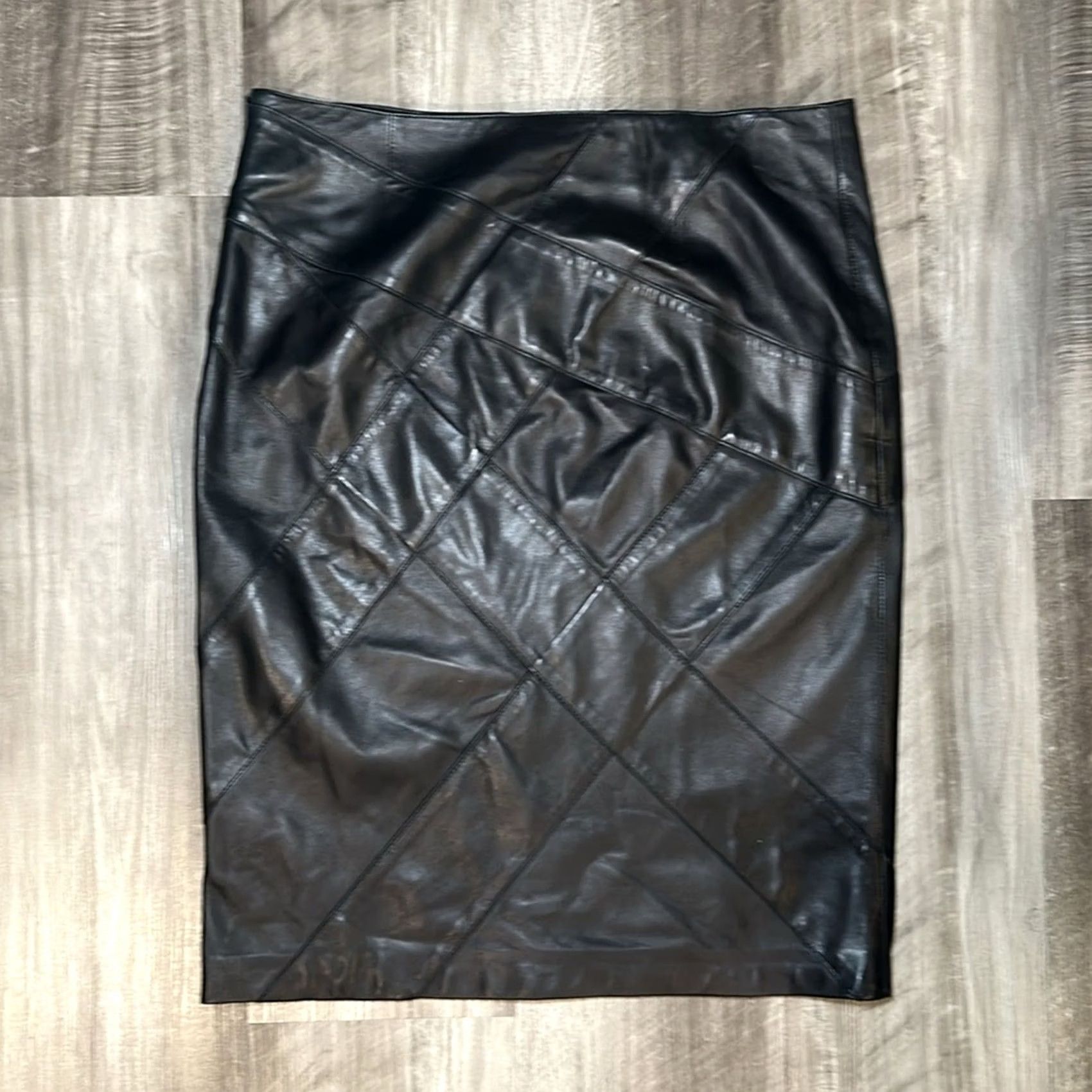 Escada VINTAGE ESCADA Lambskin Leather Skirt 38 Black Women Slim Straight Pencil Knee Length 23in 19in Hem 18in MS10936 Mens? Size 30" / US 8 / IT 44 - 2 Thumbnail
