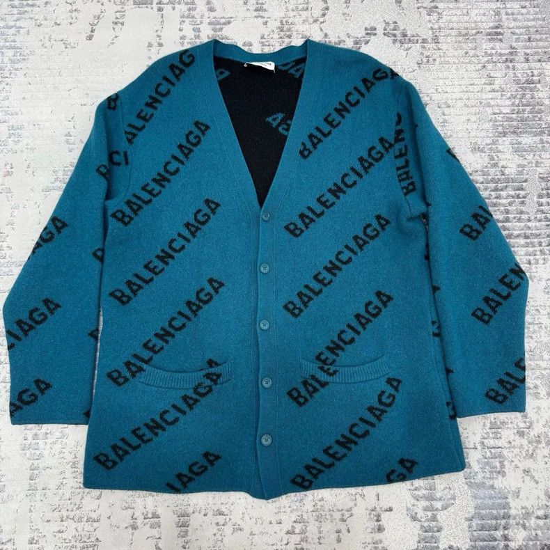 Balenciaga Balenciaga Logo long sleeve cardigan coat sweater sweater Size M / US 6-8 / IT 42-44 - 1 Thumbnail